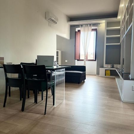 Fl Apartments Nel Corso Каляри Екстериор снимка