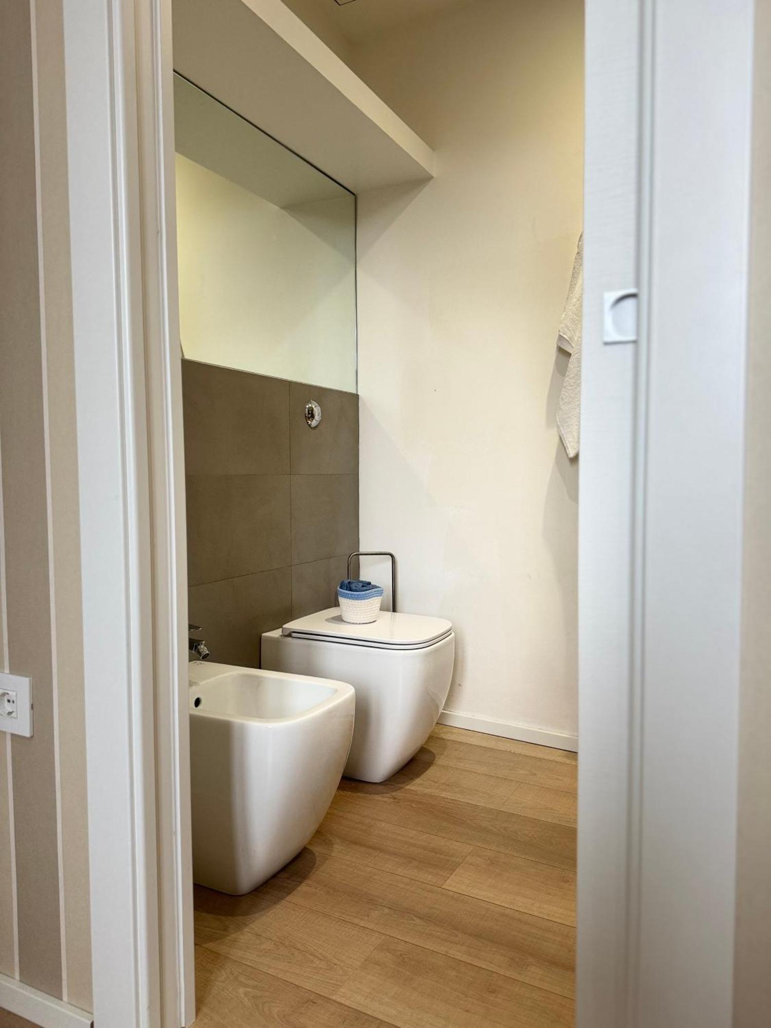 Fl Apartments Nel Corso Каляри Екстериор снимка