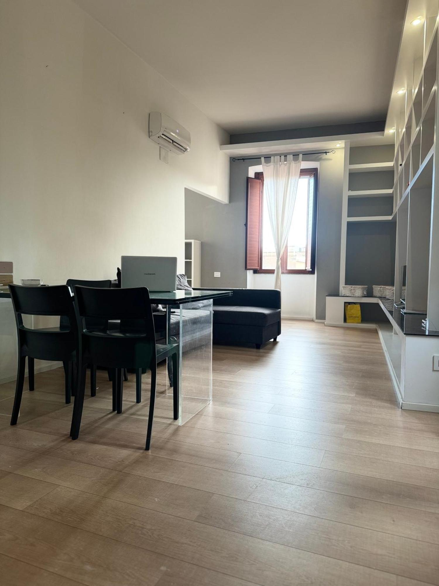 Fl Apartments Nel Corso Каляри Екстериор снимка